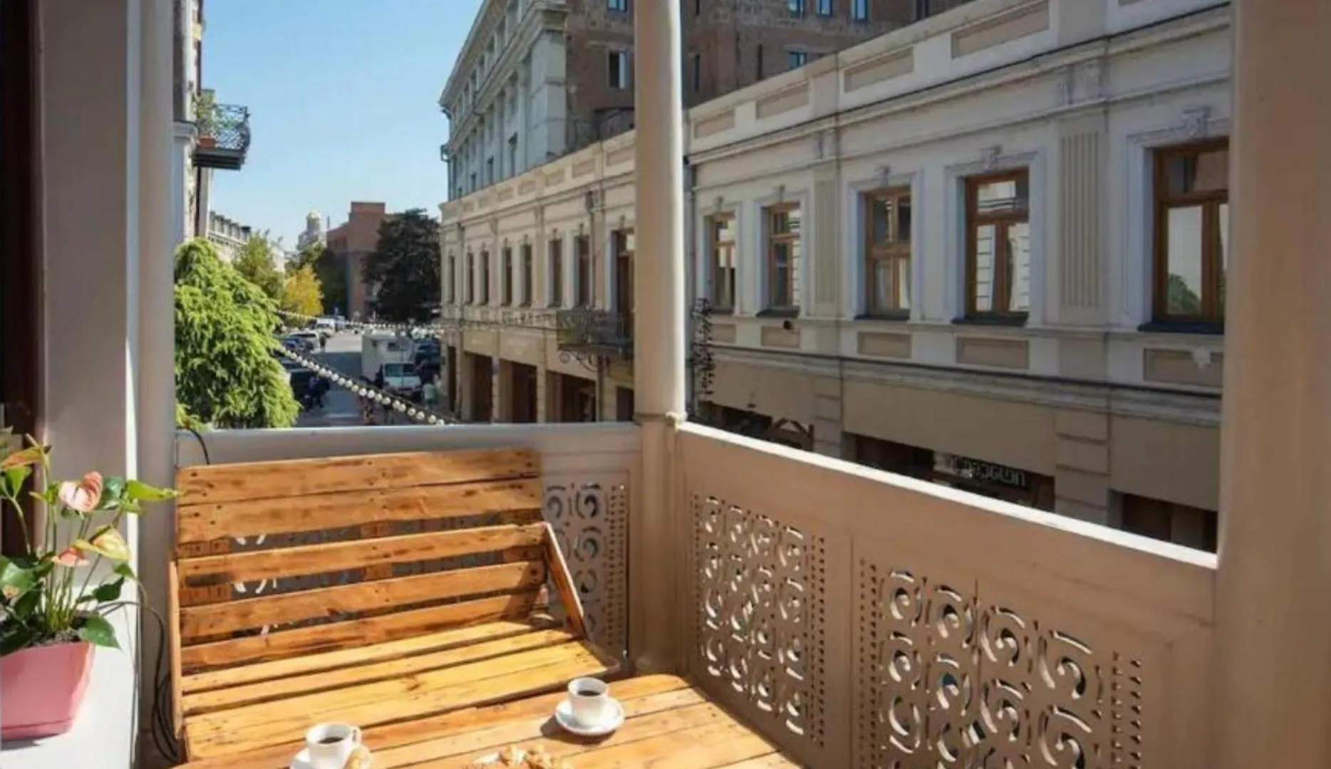 Balcony City Escape Tbiliszi